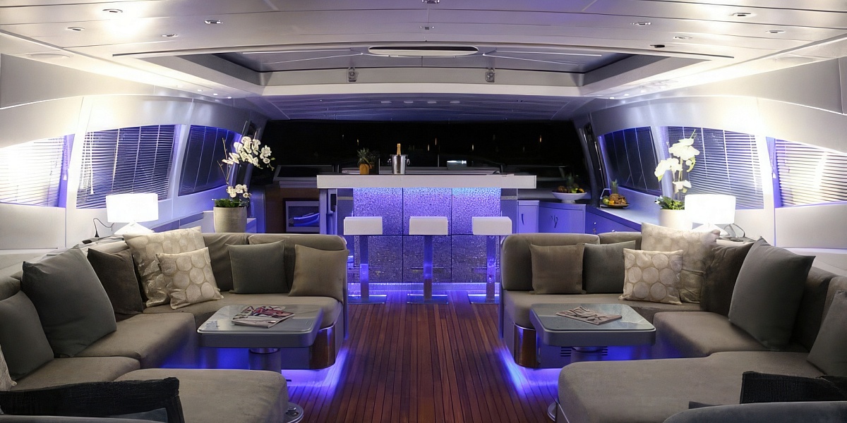 Аренда моторной яхты Mangusta 108 JFF во Франции